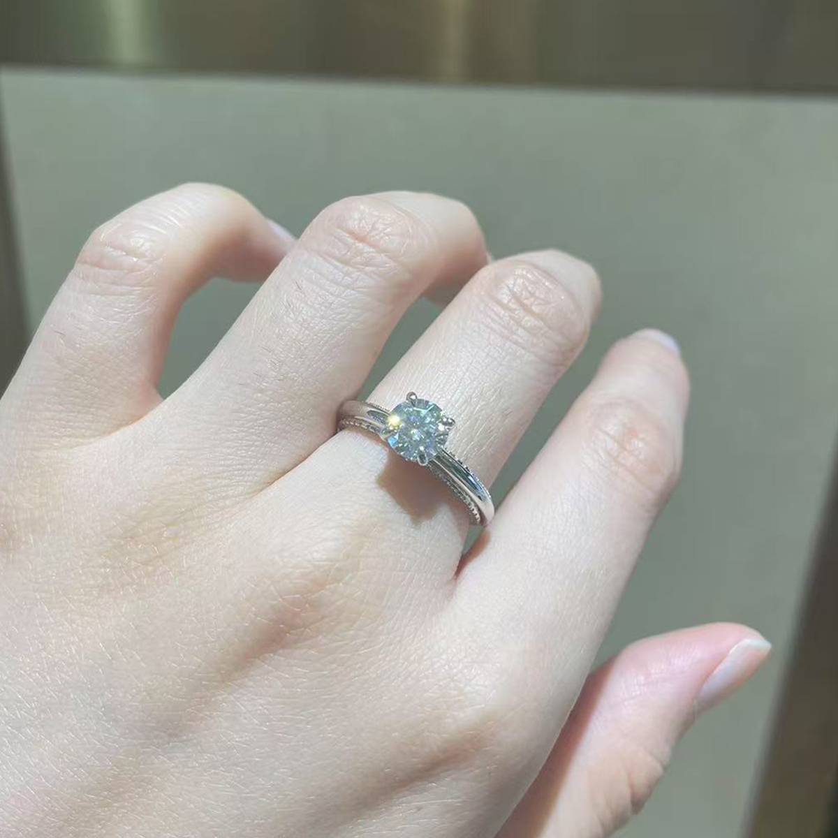 Four Claw Women's Ring S925 Silver Plated Platinum Customized Selection Main Stone Moissanite 1.0ct/Side Stone Cubic Zirconia